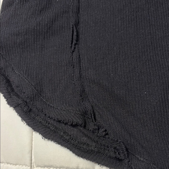 Free People We The Free V-Neck Black Ribbed Raw Hemmed Top - Picture 11 of 11